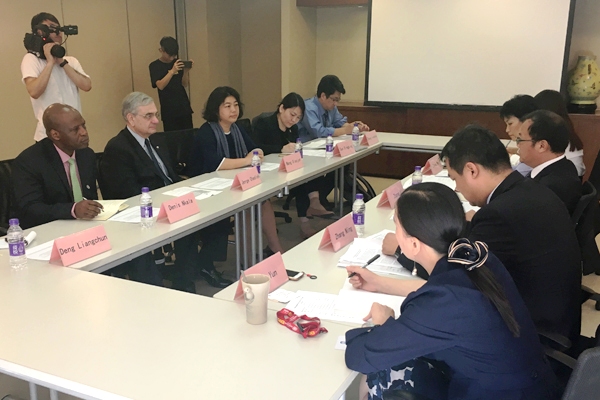 联合国南南合作办公室代表团到访交流中心