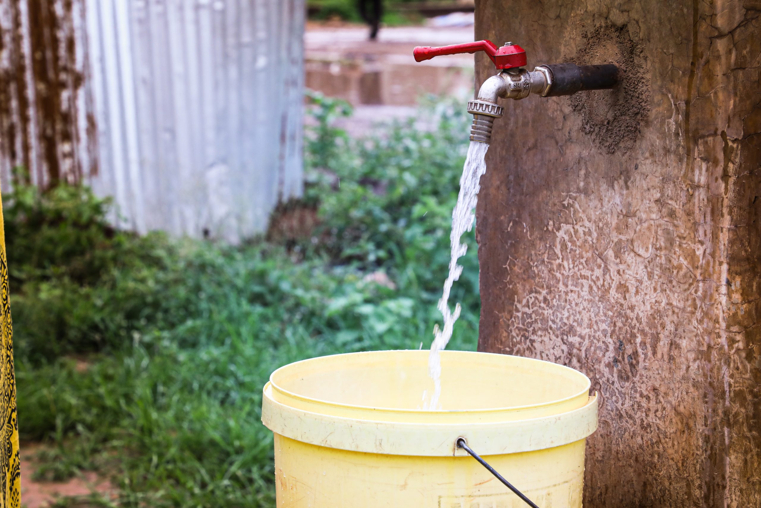 Fresh water being delivered in Dialakorodji