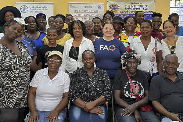 India UN Fund: Women and Youth in Kitson Town Graduate from FAO Poultry Training